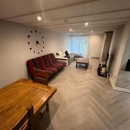Maison Terrasse Au Bord De L'eau بيت للعطل